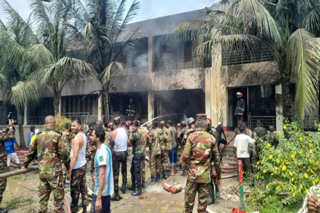 বিমান বিধ্বস্তের সময় মাইলস্টোনে চলছিল ক্লাস