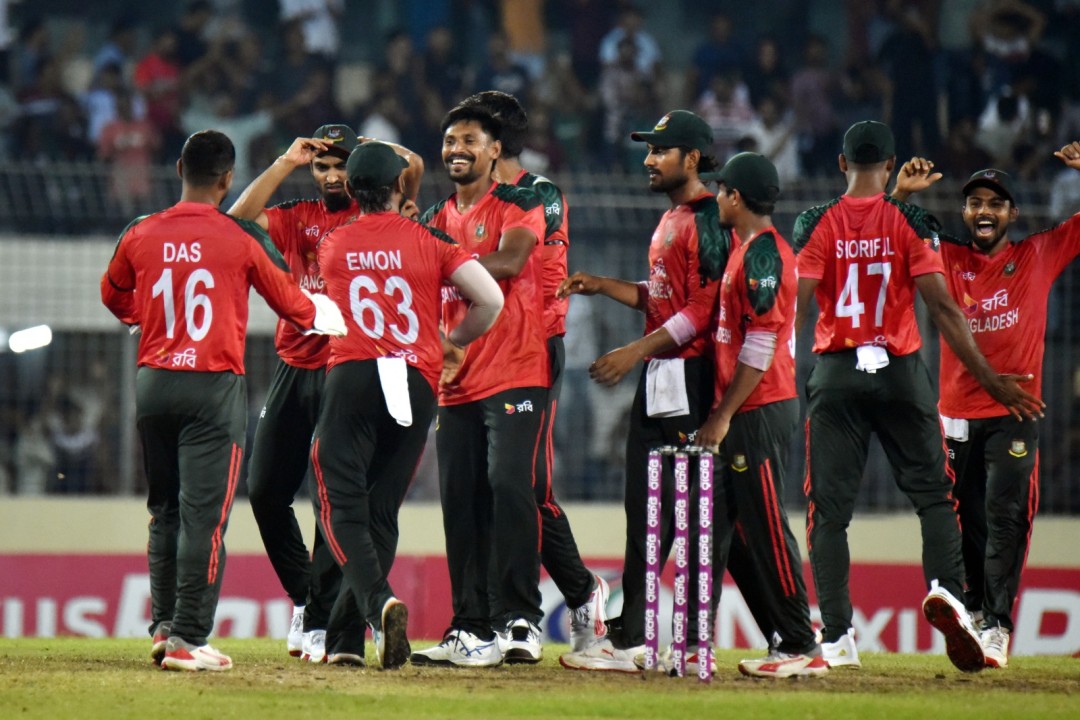 সিরিজ জয় মাইলস্টোন ট্র্যাজেডিতে হতাহতদের উৎসর্গ